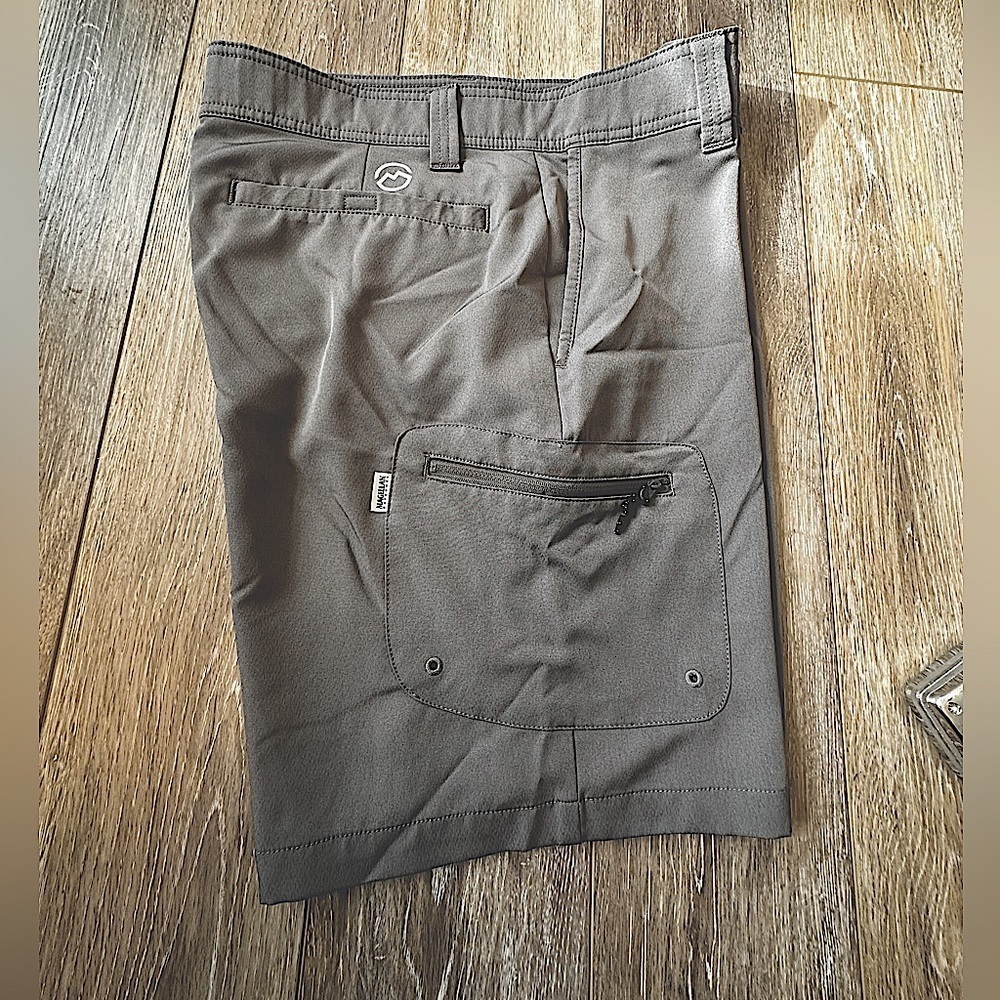 🖤 Magellan fishgear shorts with NEW  no tag.